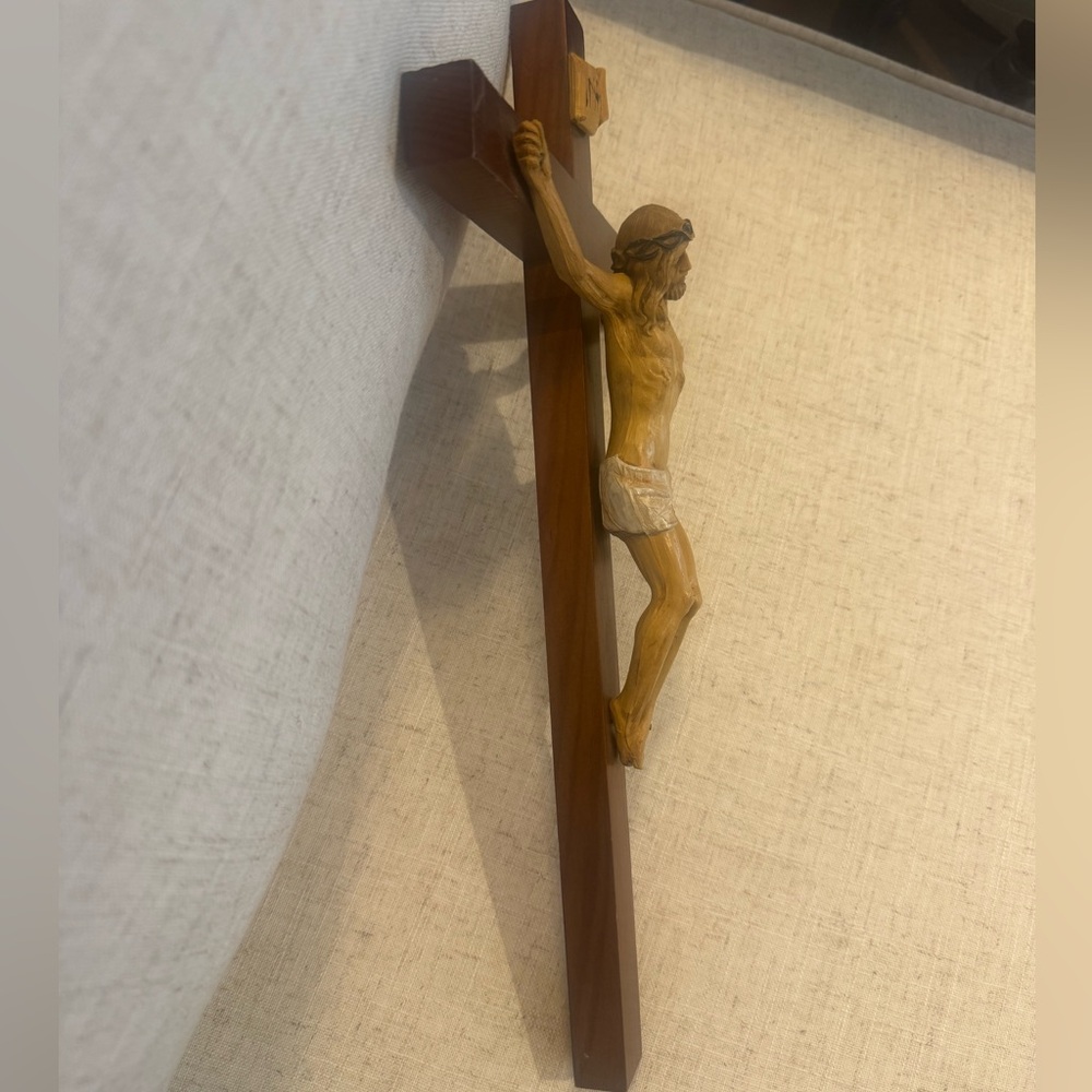Wooden Crucifix with Jesus - Picture 6 of 10
